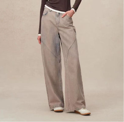 Quần quần denim cao và chân thẳng