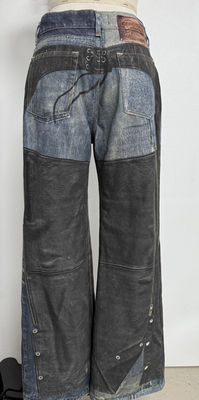 Phép giả hai mảnh ảo giác quần jean cắt thẳng với vintage lấy cảm hứng từ bản in kỹ thuật số