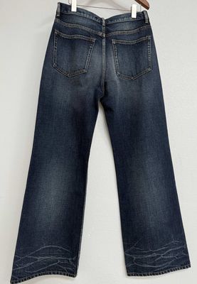 Đường đùi trung bình cao cắt đáy denim cho một phù hợp phổ quát tán dương