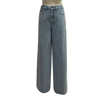 Jeans denim đùi cao làm tăng đường thắt lưng cho một hình bóng ngọt ngào