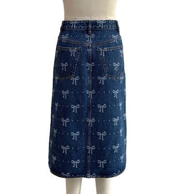Tất cả trên Bow in váy dài denim cho một thiết kế vui vẻ và nữ tính