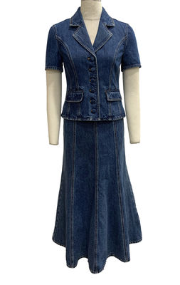 Bộ quần denim hai mảnh với áo khoác phù hợp và váy Midi mở rộng