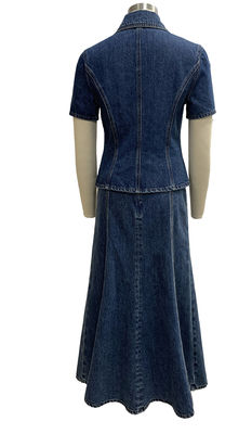 Bộ quần denim hai mảnh với áo khoác phù hợp và váy Midi mở rộng